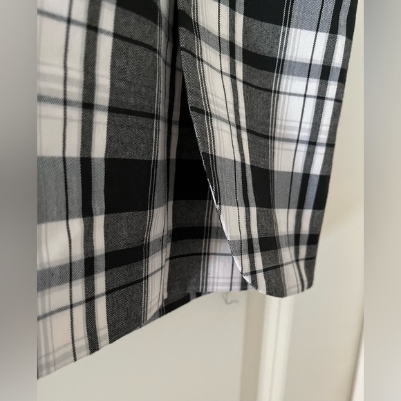 WOMENS IZOD GOLF PERFORM X STRETCH BLACK & WHITE PLAID SKORT size 12 - Picture 6 of 8